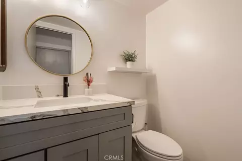 Bath - 53 Fox Holw, Irvine, CA 92614 photo 1 of 2