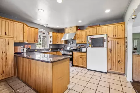 Kitchen - 2881 Eucalyptus, Long Beach, CA 90806 photo 2 of 2