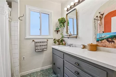 Bath - 2881 Eucalyptus, Long Beach, CA 90806 photo 1 of 2
