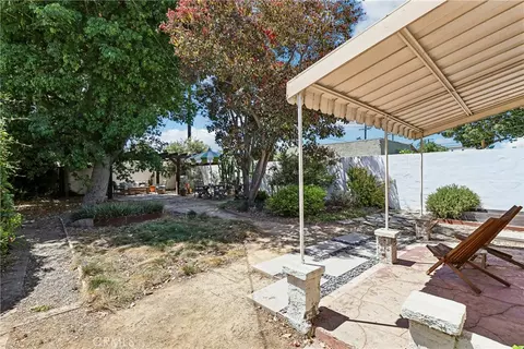Exterior - 2881 Eucalyptus, Long Beach, CA 90806 photo 5 of 15