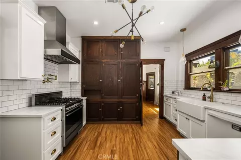 Kitchen - 323 E Bixby, Long Beach, CA 90807 photo 1 of 3