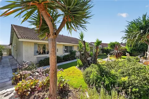 Exterior - 2035 E Orangeview Ln, Orange, CA 92867 photo 5 of 9