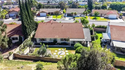 View/Area - 2035 E Orangeview Ln, Orange, CA 92867 photo 6 of 10