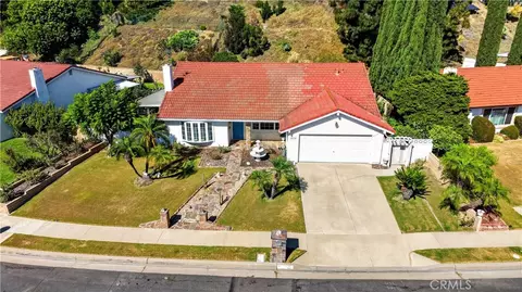 View/Area - 2035 E Orangeview Ln, Orange, CA 92867 photo 2 of 10