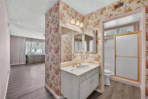 Bath - 2035 E Orangeview Ln, Orange, CA 92867 photo 2 of 3