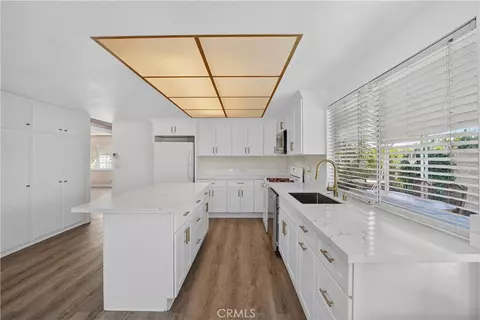 Kitchen - 2035 E Orangeview Ln, Orange, CA 92867 photo 6 of 9