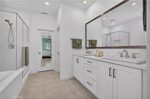 Bath - 12310 Sandy Ct, Whittier, CA 90602 photo 3 of 7