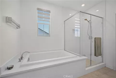 Bath - 12310 Sandy Ct, Whittier, CA 90602 photo 4 of 7