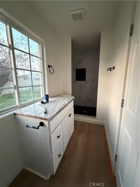 220 7th St E, Bakersfield, CA 93307 photo 5