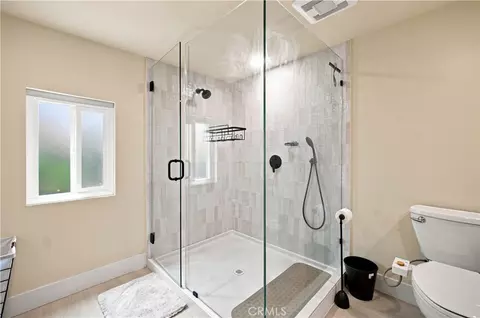 Bath - 2245 Pine Ave, Long Beach, CA 90806 photo 3 of 7
