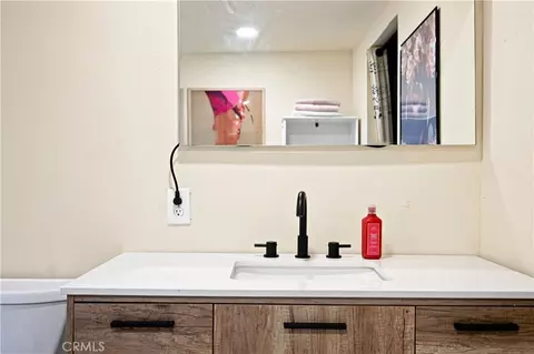 Bath - 2245 Pine Ave, Long Beach, CA 90806 photo 5 of 7