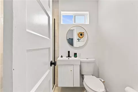 Bath - 2245 Pine Ave, Long Beach, CA 90806 photo 7 of 7