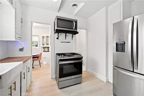 Kitchen - 2245 Pine Ave, Long Beach, CA 90806 photo 2 of 3