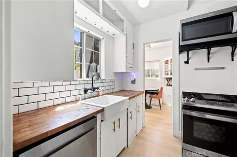 Kitchen - 2245 Pine Ave, Long Beach, CA 90806 photo 3 of 3