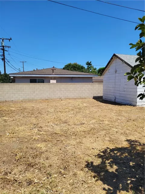Exterior - 15723 Indiana Ave, Paramount, CA 90723 photo 4 of 5