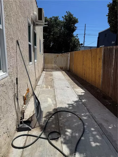 Exterior - 940 W Magnolia, Compton, CA 90220 photo 7 of 7