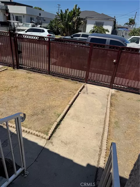 Exterior - 940 W Magnolia, Compton, CA 90220 photo 3 of 7