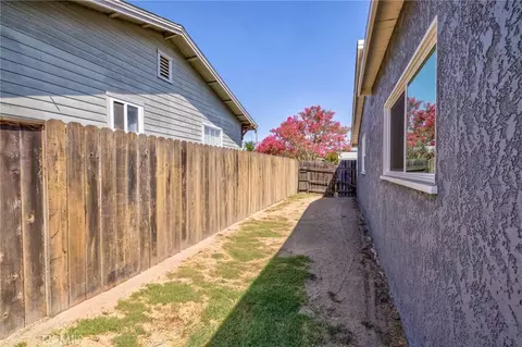 Exterior - 1136 E 71st, Long Beach, CA 90805 photo 6 of 11