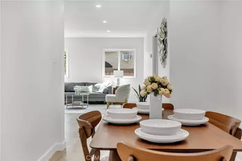 Dining - 1136 E 71st, Long Beach, CA 90805 photo 4 of 4