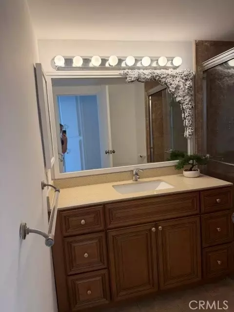 Bath - 375 Atlantic #407, Long Beach, CA 90802 photo 3 of 3
