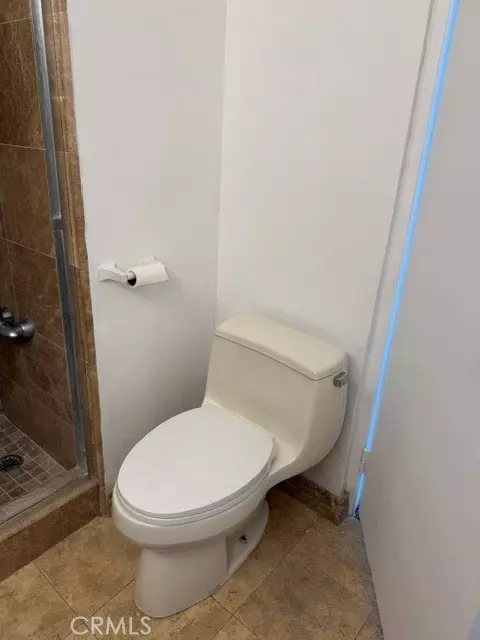 Bath - 375 Atlantic #407, Long Beach, CA 90802 photo 2 of 3