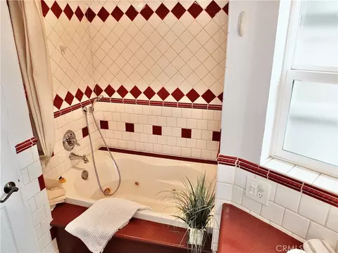Bath - 7002 E Peabody, Long Beach, CA 90808 photo 4 of 4