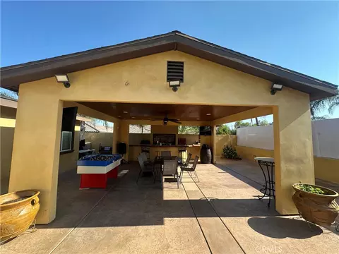 Exterior - 940 Park Ave, Perris, CA 92570 photo 2 of 4