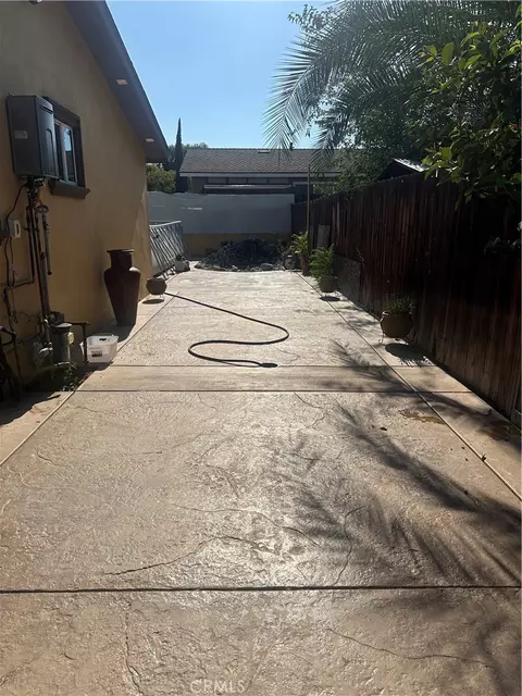 Exterior - 940 Park Ave, Perris, CA 92570 photo 3 of 4