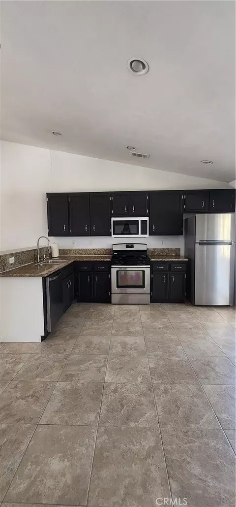3300 E Avenue K3, Lancaster, CA 93535 photo 2