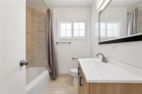 Bath - 3672 Hackett, Long Beach, CA 90808 photo 3 of 3