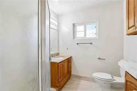 Bath - 3672 Hackett, Long Beach, CA 90808 photo 1 of 3