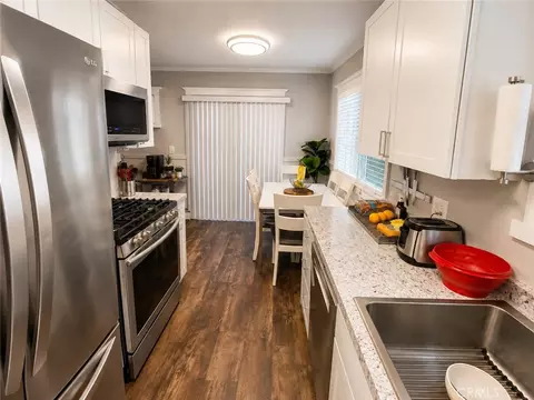 Kitchen - 1805 E 6th, Long Beach, CA 90802 photo 2 of 3