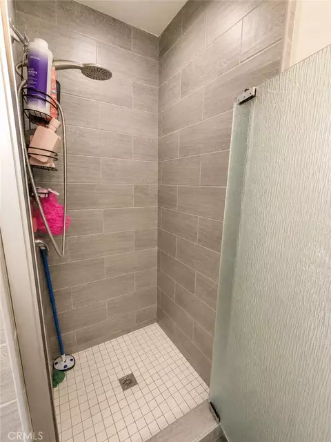 Bath - 1805 E 6th, Long Beach, CA 90802 photo 5 of 5