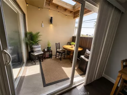 Exterior - 1805 E 6th, Long Beach, CA 90802 photo 2 of 4