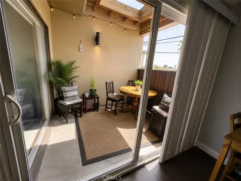 Exterior - 1805 E 6th, Long Beach, CA 90802 photo 3 of 5