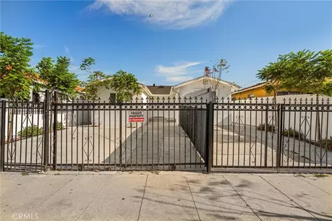 1143 E 106th St, Los Angeles, CA 90002