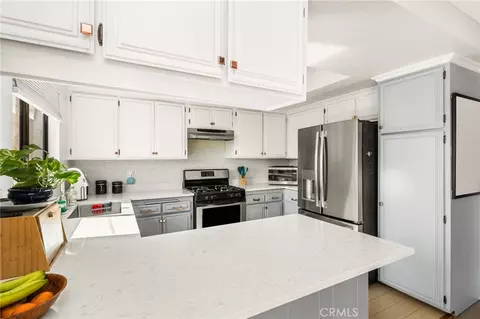 Kitchen - 320 W 220th UNIT 4, Carson, CA 90745 photo 3 of 4