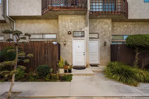 Exterior - 320 W 220th UNIT 4, Carson, CA 90745 photo 3 of 9