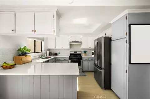 Kitchen - 320 W 220th UNIT 4, Carson, CA 90745 photo 1 of 4
