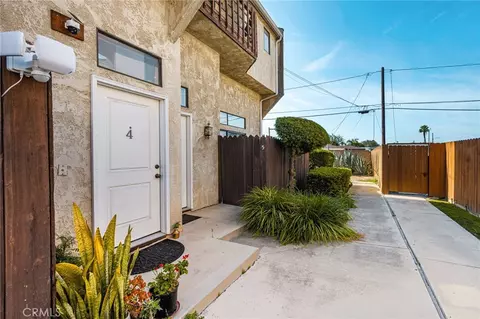 Exterior - 320 W 220th UNIT 4, Carson, CA 90745 photo 5 of 9