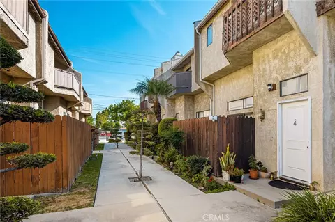 Exterior - 320 W 220th UNIT 4, Carson, CA 90745 photo 4 of 9