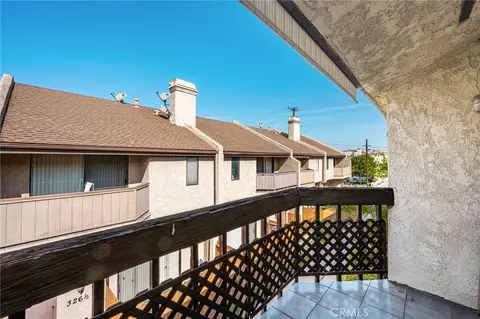 Exterior - 320 W 220th UNIT 4, Carson, CA 90745 photo 8 of 9