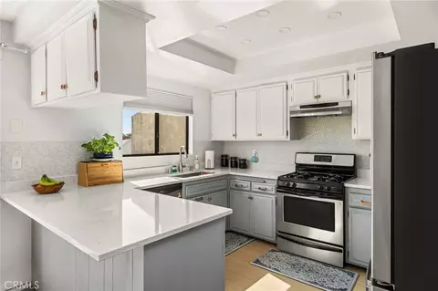 Kitchen - 320 W 220th UNIT 4, Carson, CA 90745 photo 2 of 4