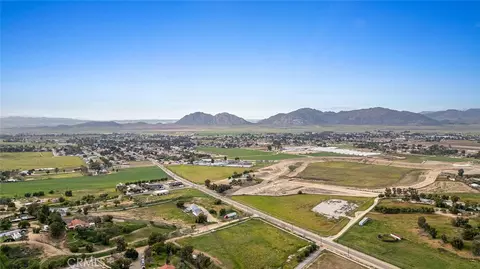0 Contour, Nuevolakeview, CA 92567 photo 17