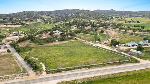 0 Contour, Nuevolakeview, CA 92567 photo 9