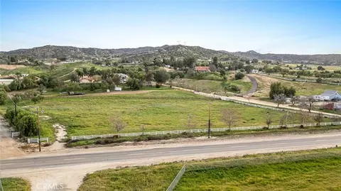 0 Contour, Nuevolakeview, CA 92567 photo 15