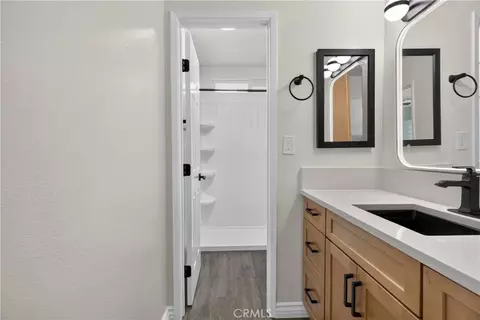 Bath - 648 Coronado, Long Beach, CA 90814 photo 4 of 5