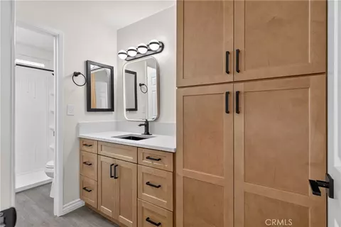 Bath - 648 Coronado, Long Beach, CA 90814 photo 3 of 5