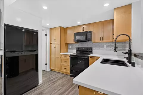 Kitchen - 648 Coronado, Long Beach, CA 90814 photo 2 of 4