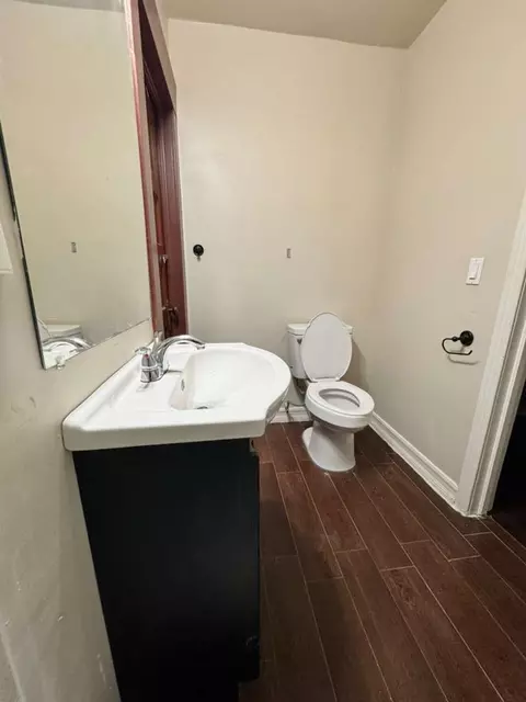 Bath - 4174 El Dorado, Riverside, CA 92501 photo 3 of 3